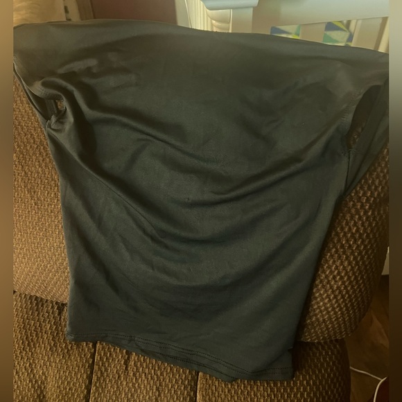 Backless tee - Picture 5 of 5